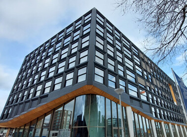 Jonas Amsterdam – NedZink NOIR-Verkleidung für BNA Bestes Gebäude 2023